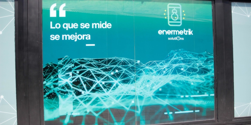 motiva agencia comunicacion diseno grafico showroom enermetrik 4 scaled 1